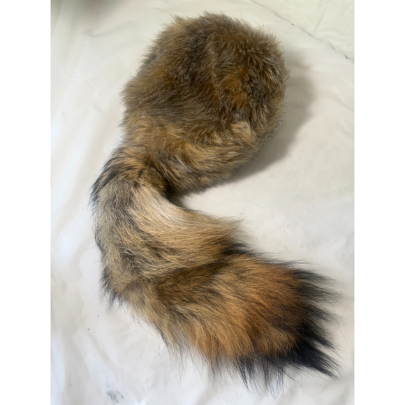 Magpie Coyote Tail Cap size small - Picture 1 of 9